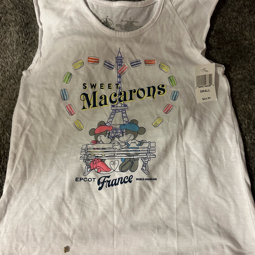 Minnie and Mickey Epcot tee girls size small. New with tags
